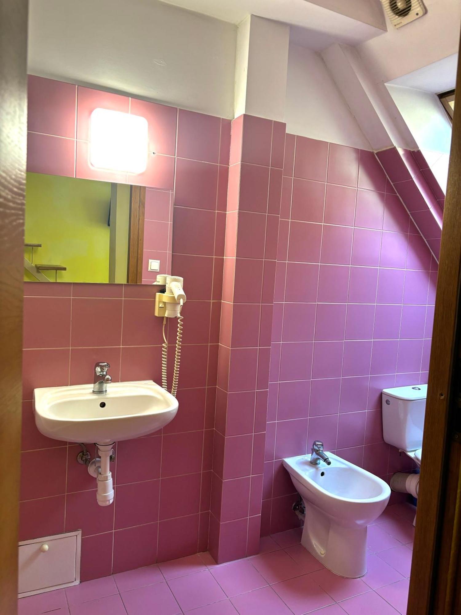 Hostel Nuove Frontiere Ниса Екстер'єр фото