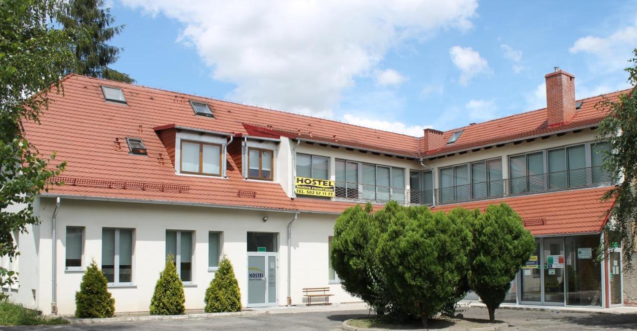 Hostel Nuove Frontiere Ниса Екстер'єр фото